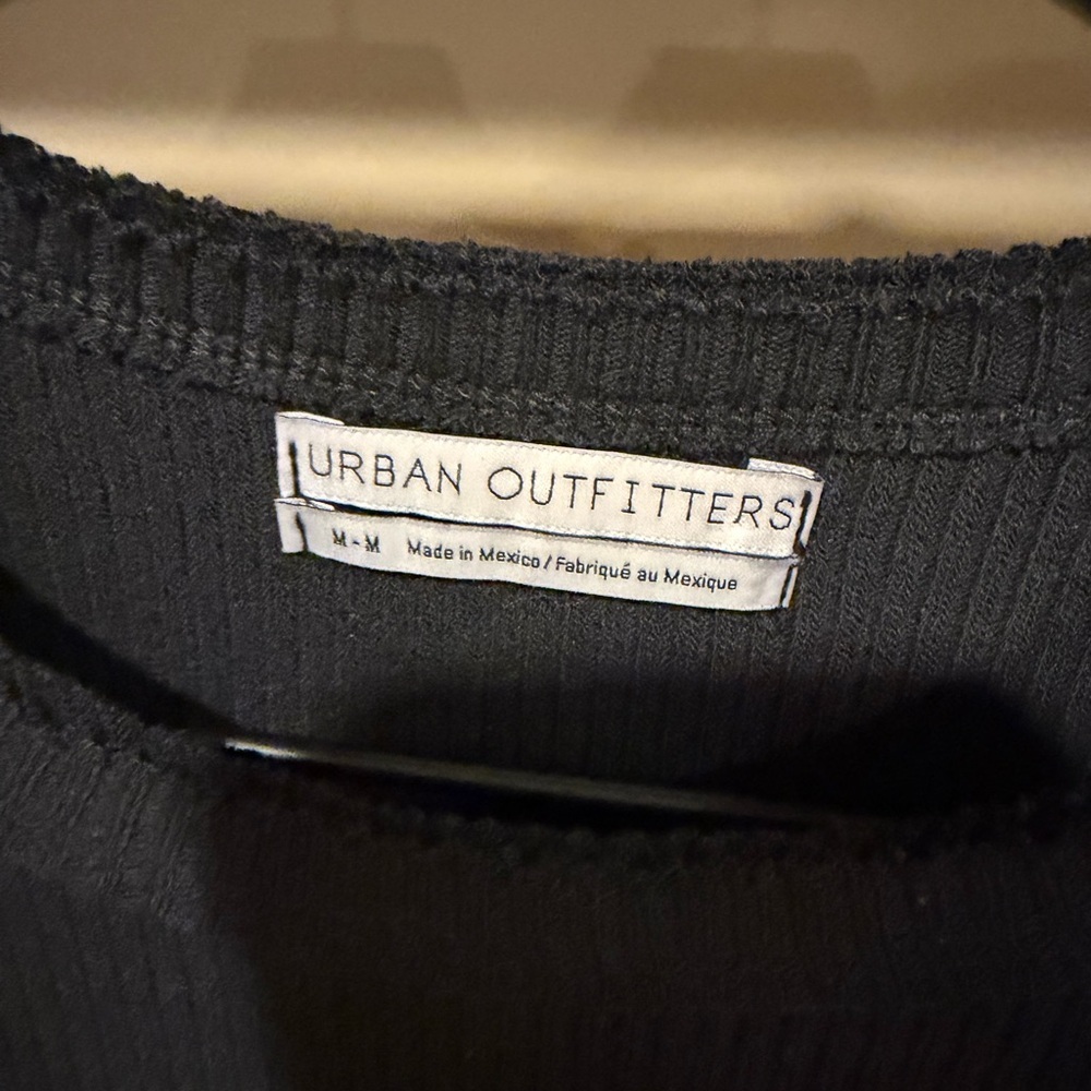 Urban Outfitters Black Ribbed Short Sleeve Top - Picture 3 of 3